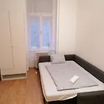 Lt 2 Budapest